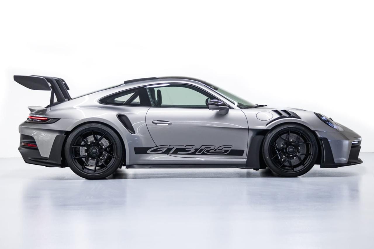 Porsche 911 GT3 RS rental in Dubai | Adventure Awaits