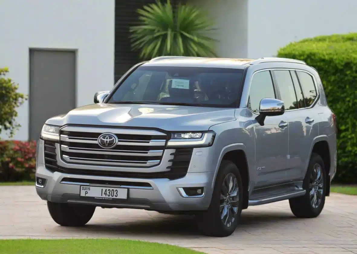 toyota land cruiser rent in dubai