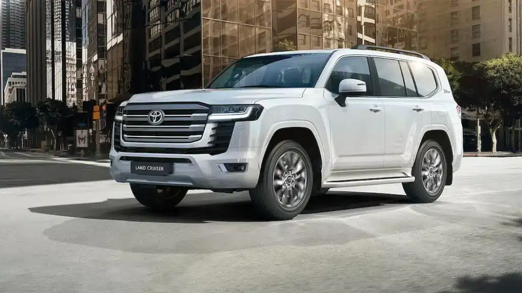 Rent Land Cruiser in Dubai